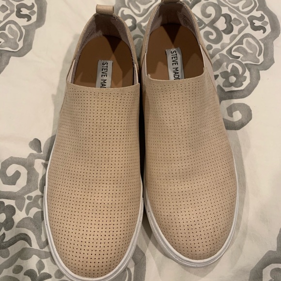 Steve Madden Shoes - Steve Madden Slip on Sneakers